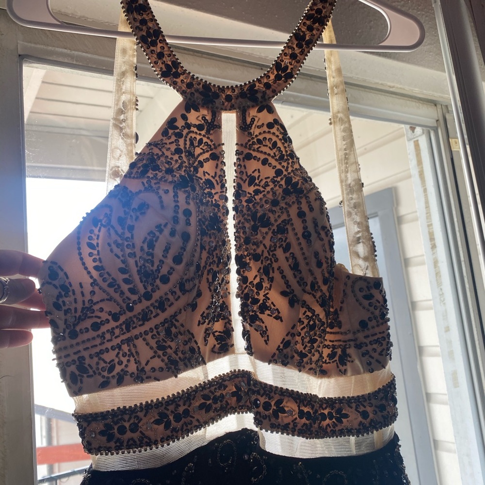 PROM DRESSES - Picture 14 of 15